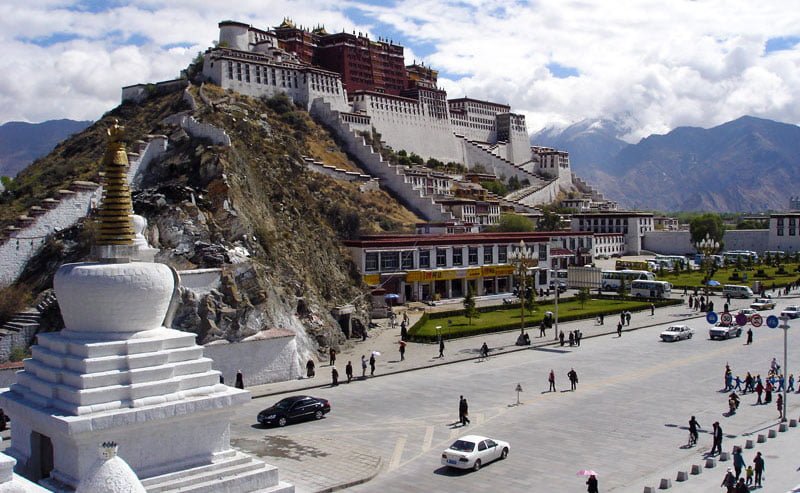 Loafing around Lhasa: Natural Hot Springs, Palaces, and Monasteries