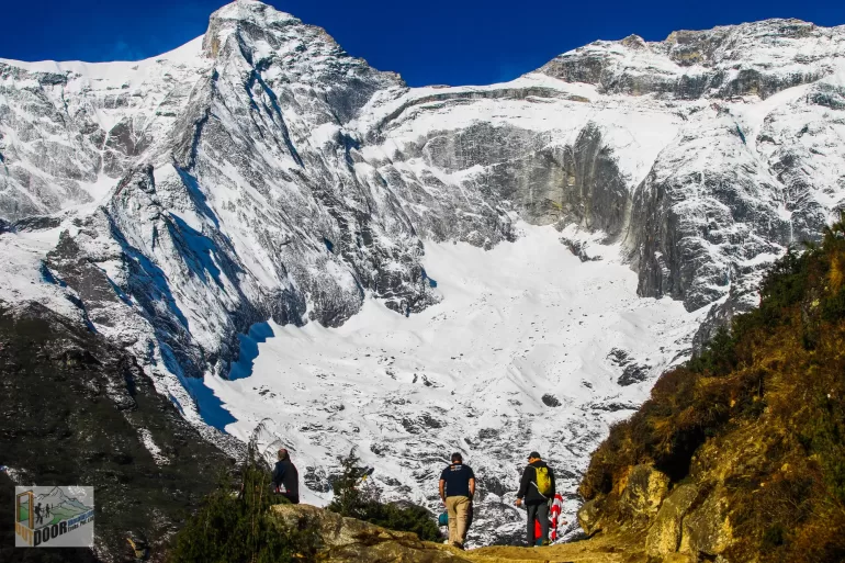 8 Different Everest Base Camp Trek Routes